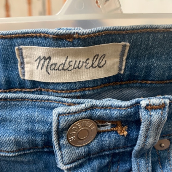 Madewell 9" High-Rise Skinny Crop Jeans: Destructed-Hem Edition, size 26 - Picture 3 of 6